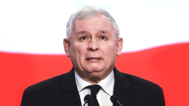Czy Jarosław Kaczyński ma prawo jazdy? Fakty o jego uprawnieniach