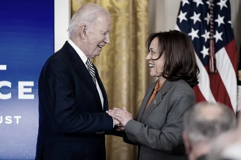 Ile zarabia prezydent USA? Pensja, dodatki i przywileje urzędu