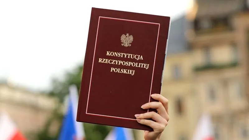 Jaką większość trzeba mieć, by zmienić konstytucję?
