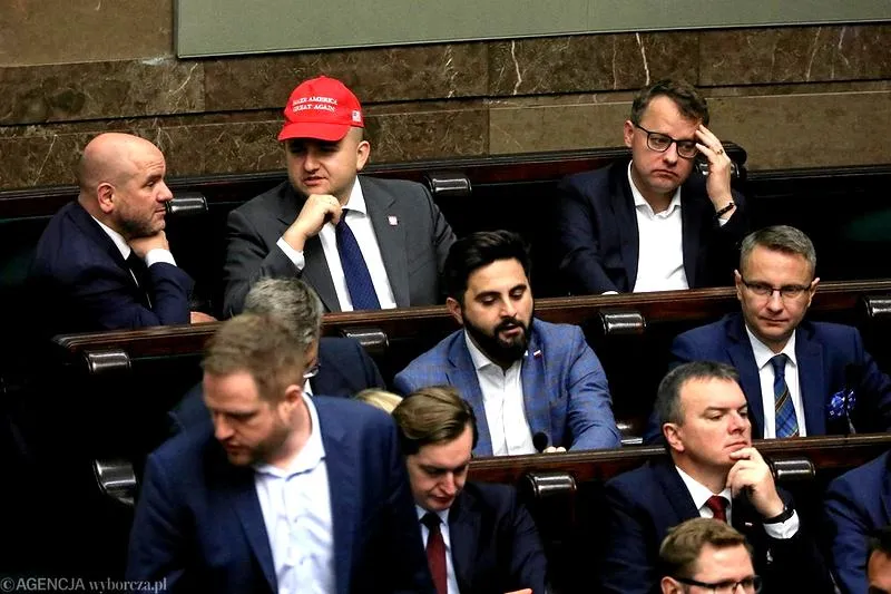 Komunikacja partii PiS